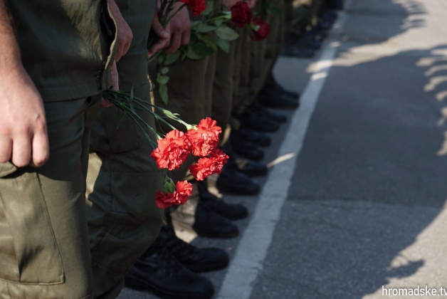 У Нових Петрівцях прощаються із загиблими під Радою бійцями Нацгвардії