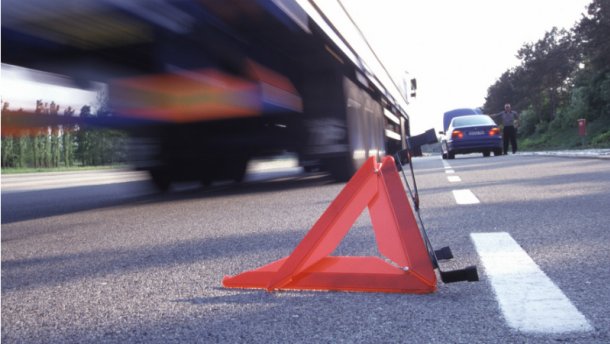 Сталася страшна ДТП за участю військового БТР: загинули дві людини