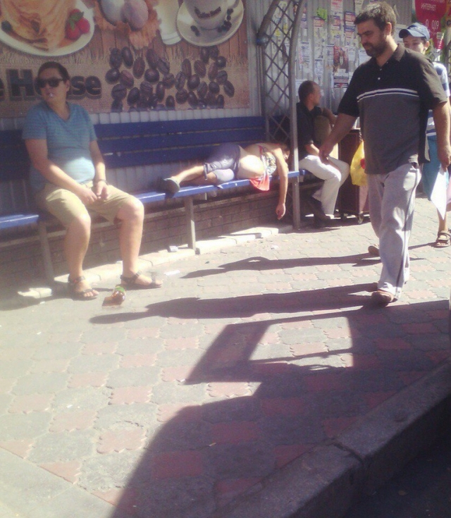 Вагітна переселенка з Донбасу обурила жителів Мелітополя (ФОТО)