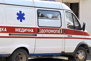 Киевлянин вскрыл себе вены возле Верховной Рады