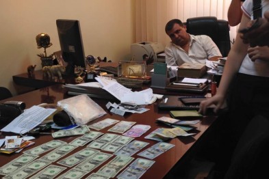 В Одессе на взятке задержали начальника юрдепартамента Малиновской райадминистрации (ФОТО, ВИДЕО)