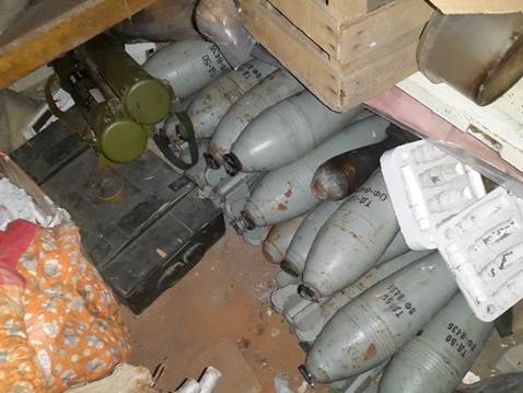 СБУ виявила на Донеччині схованку зі зброєю та боєприпасами (відео)