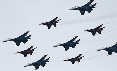 РФ направила в Сирию военные самолеты и десантные корабли - СМИ