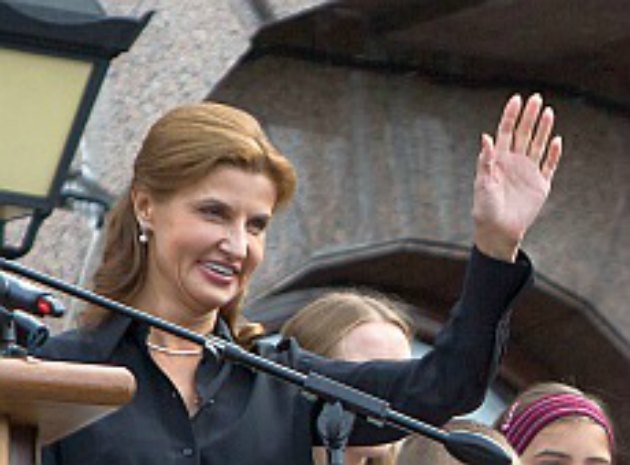 Сумка Марини Порошенко за півмільйона гривень викликала скандал в Мережі (ФОТО)