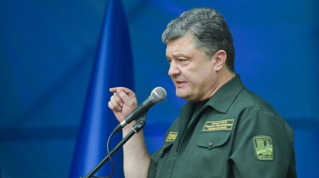 Порошенко приказал заморозить Минские соглашения
