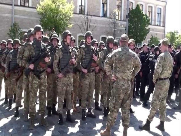 Що таке батальйон "Слобожанщина", командир якого "замахнувся" на Авакова