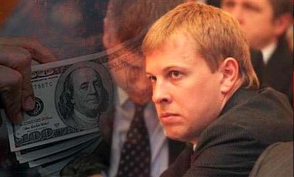 Виталий Хомутынник на заседании Рады вел переписку о салоне красоты