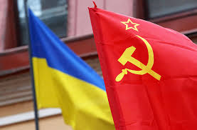 В Украине мужчине крепко досталось за футболку КПУ