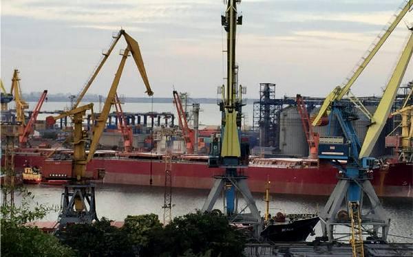 Порты Украины «топят» в коррупции