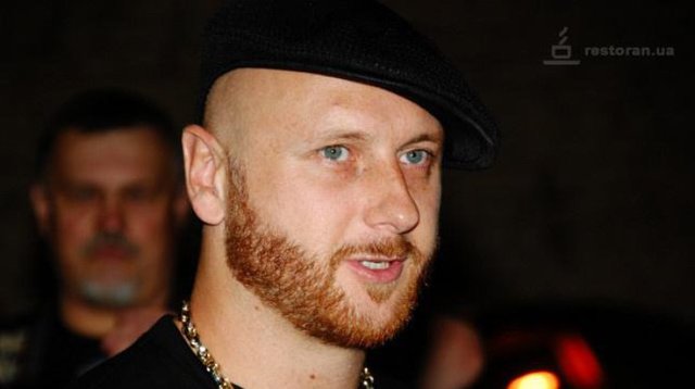 В больнице скончался рэпер Ларсон