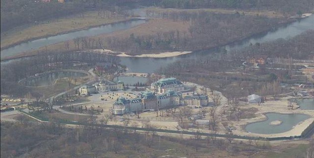 Землю «Жукова острова», где строится дворец Юрия Енакиевского, признали неприкосновенной