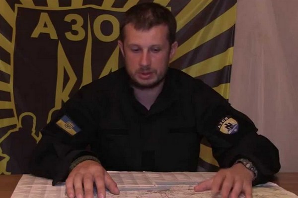 В полку Азов пьяниц бьют палками