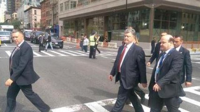 Порошенко по Нью-Йорку ходит пешком из-за пробок (фото)