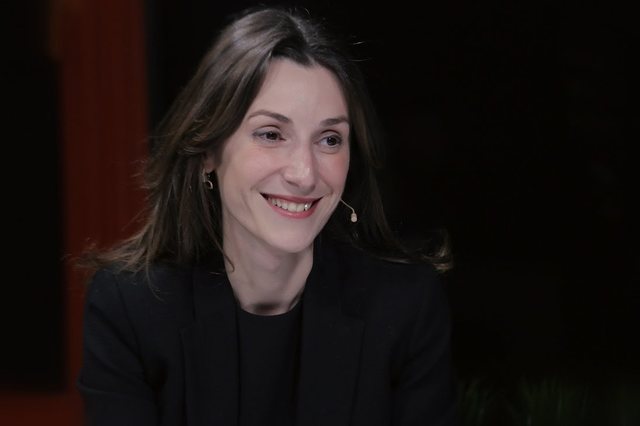 ЭКА ЗГУЛАДЗЕ: "МНЕ НРАВИТСЯ РЕАКЦИЯ РЕБЯТ, КОГДА ИМ ПРЕДЛАГАЮТ ВЗЯТКУ. ХОЛОДНОЕ ОТВРАЩЕНИЕ. ХОЧУ, ЧТОБЫ ЭТОТ МОМЕНТ ЗАСТЫЛ. КАК ФОТОКАДР"