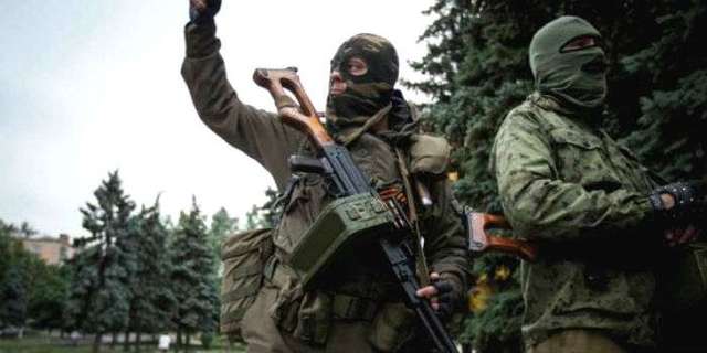 Террористы устроили жестокую перестрелку в самом центре Донецка