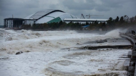 Шторм намертво заблокував Керченську переправу