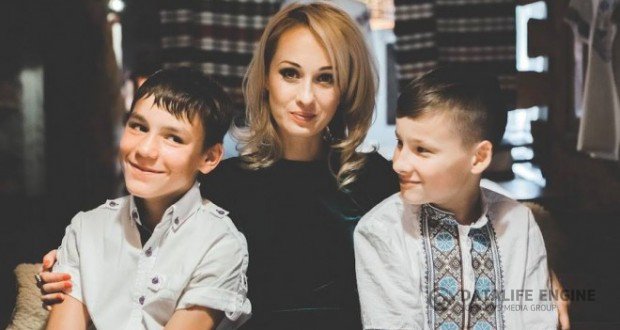 Луцких кандидатов призывают помочь защитникам деньгами, а не пустой болтовней