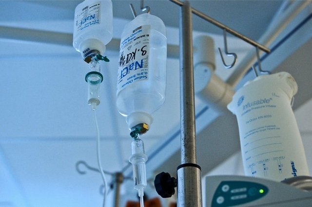 В Ровно кандидата в депутата облили неизвестным химвеществом