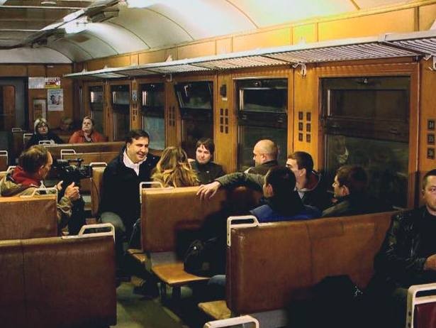Саакашвілі з’їздив на електричці в Роздільнянский район області