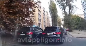 Как киевлянин хама на BMW X5 останавливал