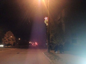 У Туки під носом: Сєвєродонецьк прикрасили неоновими георгіївськими стрічками