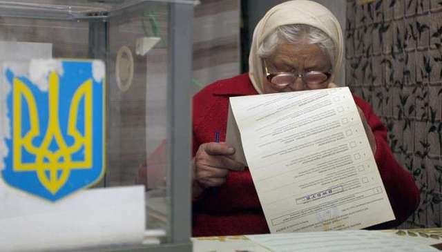 В сети появилось колоритное видео о выборах в украинском селе