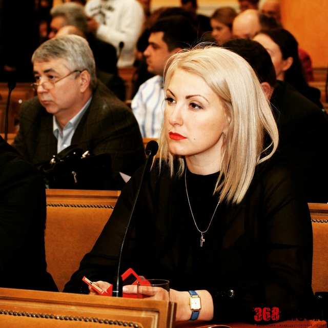 ДЕПУТАТ ОДЕССКОГО ГОРСОВЕТА НА «ВЫИГРЫШ» И МИЗЕРНУЮ ЗАРПЛАТУ СОДЕРЖИТ МУЖА С РЕБЕНКОМ