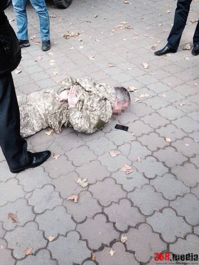 В ОДЕССЕ КОМАНДИР ВОИНСКОЙ ЧАСТИ ШАНТАЖИРОВАЛ ПРЕДПРИНИМАТЕЛЯ
