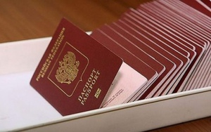 Минюст: Жить в Крыму без российского паспорта невозможно