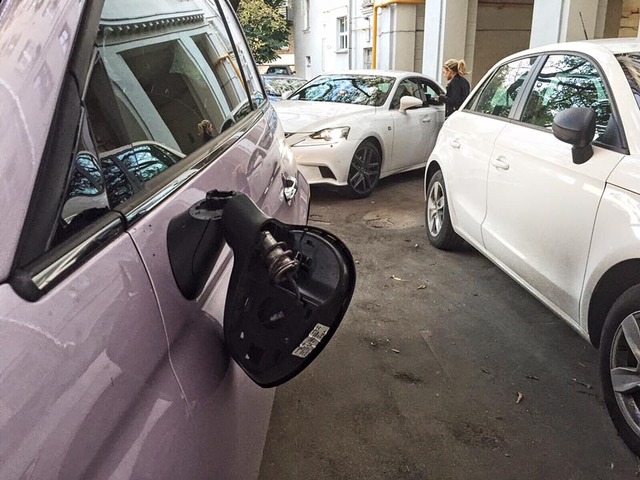 В Москве разбили авто с украинскими номерами: опубликованы фото