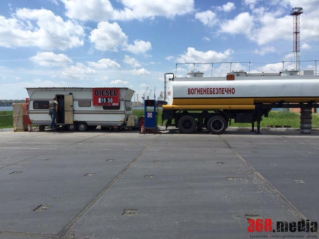 СОВЕТНИК МИНИСТРА ИНФРАСТРУКТУРЫ ОРГАНИЗОВАЛ РАБОТУ ПОДПОЛЬНОЙ АЗС В ИЛЬИЧЕВСКОМ ПОРТУ