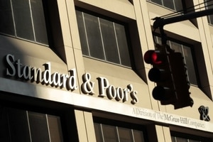 S&P понизило рейтинг Киева до дефолтного