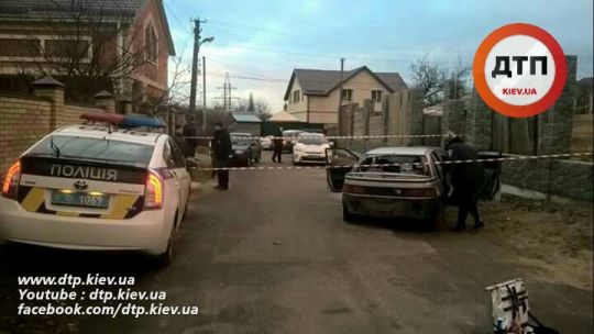 КИЕВ: ПЬЯНЫЙ ВОДИТЕЛЬ МАЗДА ОСТАНОВЛЕН ПОСЛЕ ОГНЯ НА ПОРАЖЕНИЕ. РАНЕН ПАССАЖИР