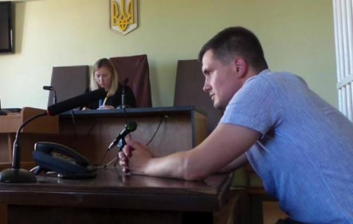 Любитель "тачек" Тендитный активно судится за восстановление в должности прокурора