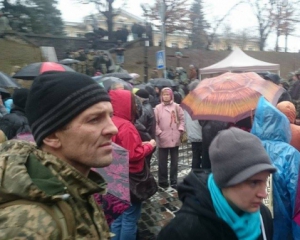 Порошенко освистали на Институтской