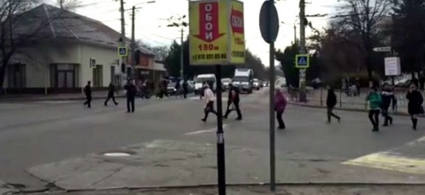 ПАРАЛІЗОВАНИЙ СІМФЕРОПОЛЬ. МІСТО ПОРИНАЄ В ХАОС (ВІДЕО)