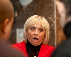 Кужель согласилась, что сама ударилась об бутылку Тетерука