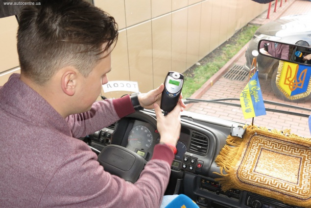 На киевских маршрутках начали устанавливать "алкозамки" (видео)