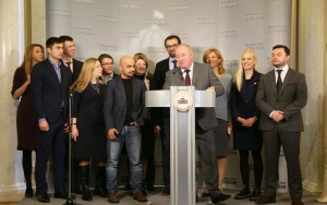 В Блоке Порошенко сравнили правительство Яценюка со старой проституткой