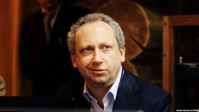 Слава Рабинович предлагает дефашизацию и внешнее управление России