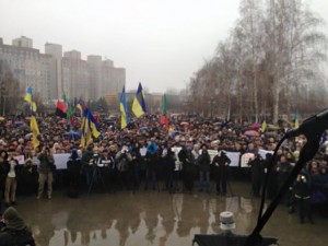 У КРИВОМУ РОЗІ РОЗПОЧАЛОСЯ БАГАТОЛЮДНЕ ВІЧЕ ПОПРИ ПОГРОЗИ І НЕГОДУ