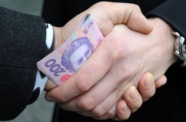 У Конотопі при отриманні хабара затримано начальника поліції