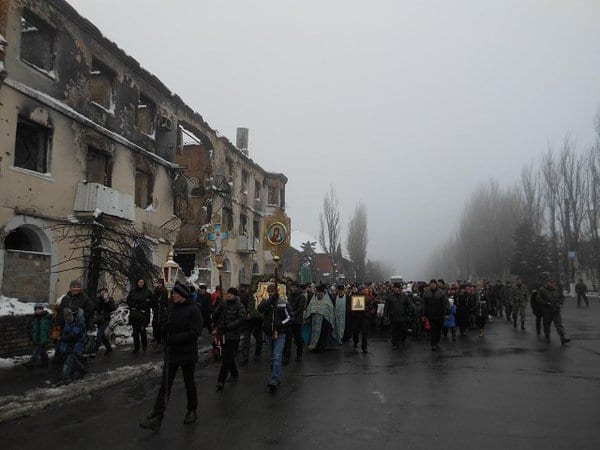 В оккупированном Углегорске состоялся крестный ход под дулами автоматов