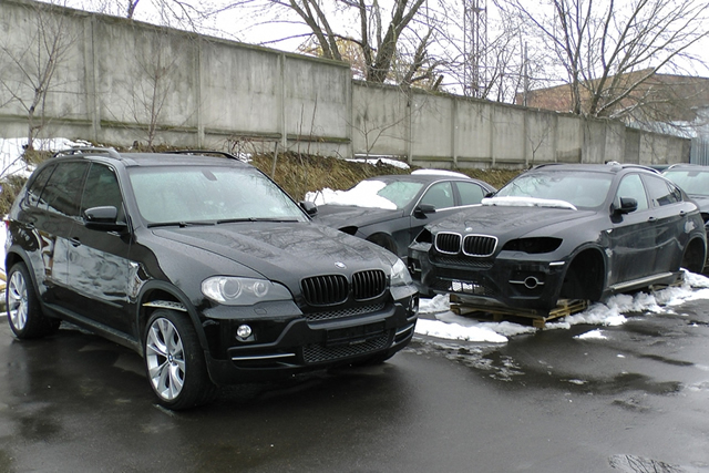 Експерт розповів, як завозять нерозмитнені авто під "двійника"