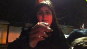 Жінка у поліцейській формі влаштувала п’яний скандал (ВІДЕО)