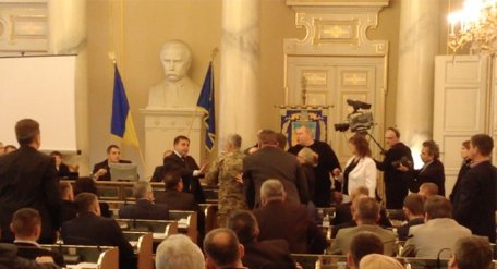 Руслан Кошулинський влаштував бійку під час засідання Львівської облради