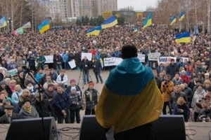 Депутат: бандитам предложили устроить на вече в Кривом Роге кровопролитие