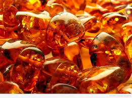 На сбыте янтаря попались помощник судьи и чиновник таможни