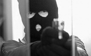 В Запорожье подставные СБУшники ограбили и силой напоили главврача