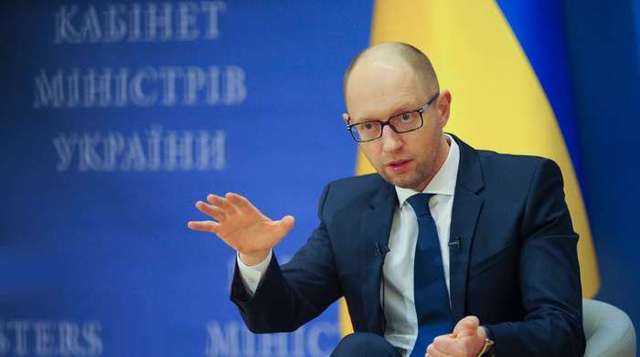 Яценюк поздравил украинцев с Новым годом